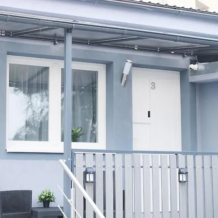 Lyly - Free Private Parking Apartment *