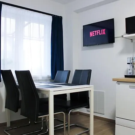 Apartment Lyly - Free Private Parking Prag
