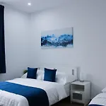 Lyly Apartment - 2 Bedrooms For 6 Guests & Free Parking *