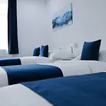 Lyly Apartment - 2 Bedrooms For 6 Guests & Free Parking
