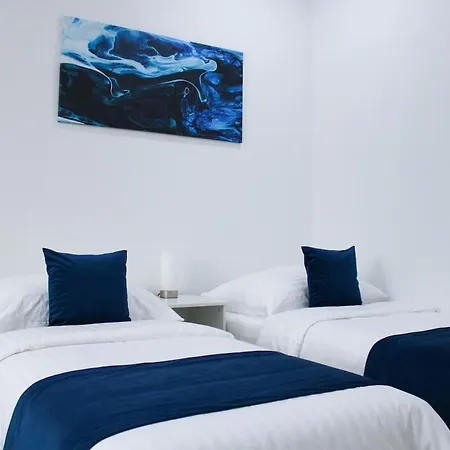 Lyly Apartment - 2 Bedrooms For 6 Guests & Free Parking