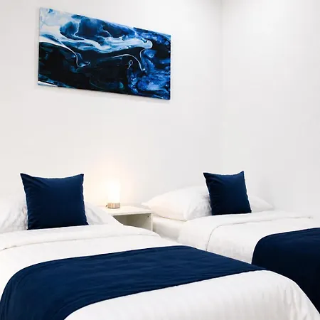 Apartamento Lyly - 2 Bedrooms, Terrace & Free Parking Praga