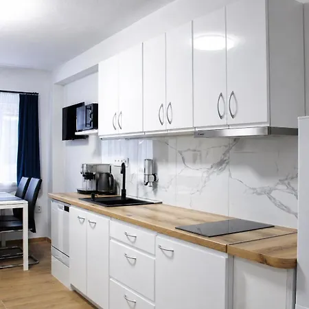 Lyly - 2 Bedrooms, Terrace & Free Parking Apartamento Praga